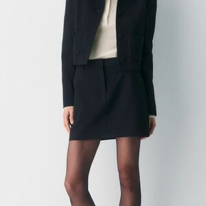 NEW Aritzia Chisel Skirt